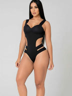Maiô feminino preto com decote halter assimétrico e costas nuas, modelo biquíni sexy com amarração nas costas e alta elasticidade. - Preto
