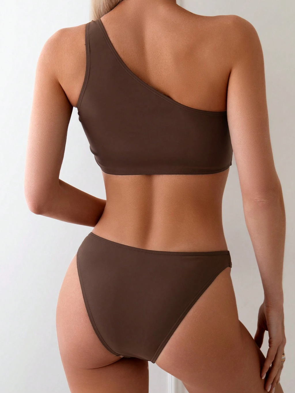 Biquíni Um Ombro Só Feminino com Detalhes de Argola